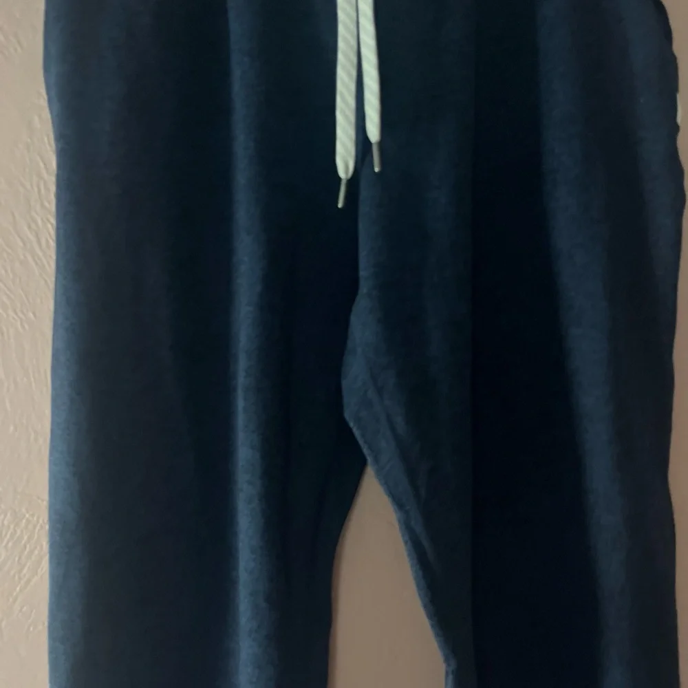 Women's Vuori Joggers with Drawstring - Picture 3 of 12